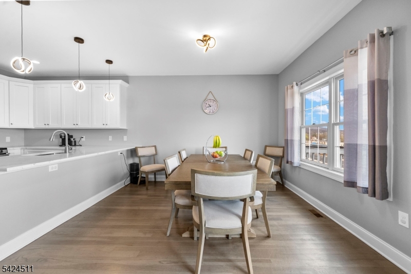 ARGONNE WOODS - Residential