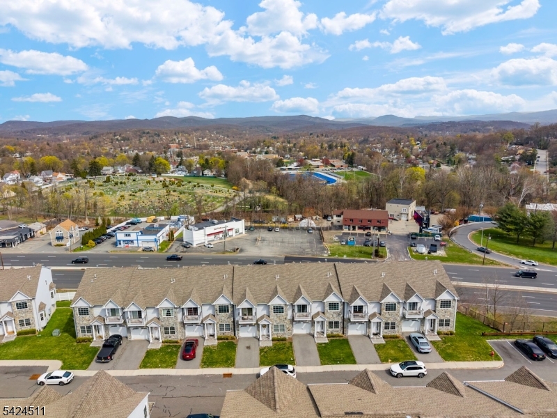 ARGONNE WOODS - Residential
