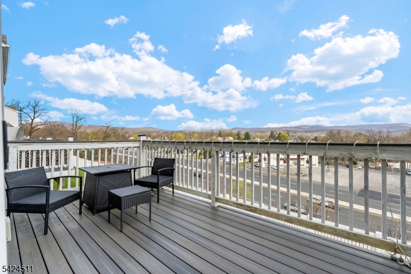 ARGONNE WOODS - Residential