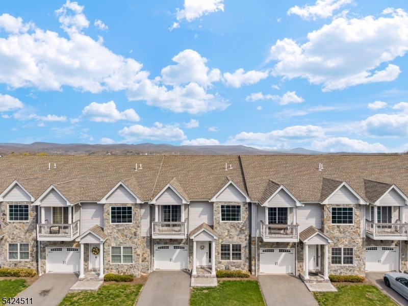 ARGONNE WOODS - Residential