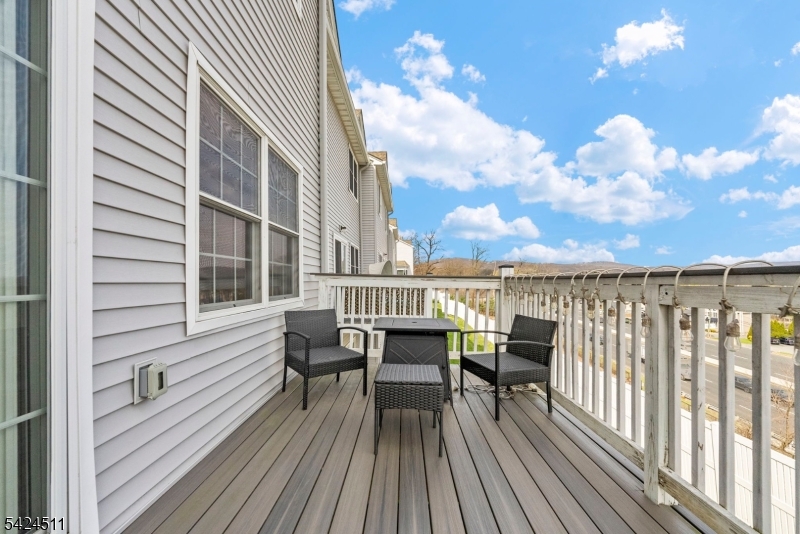 ARGONNE WOODS - Residential