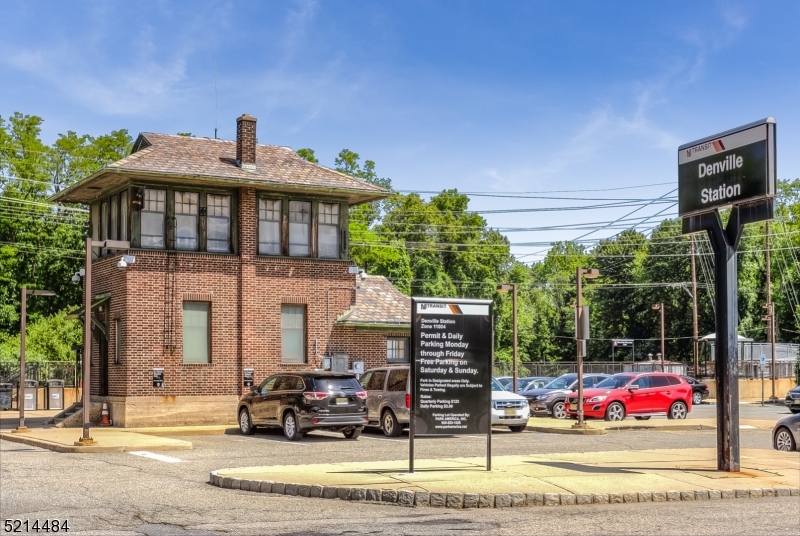 Schoolhouse Plaza - Residential