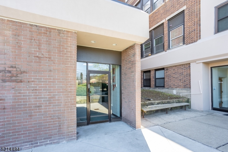 Schoolhouse Plaza - Residential