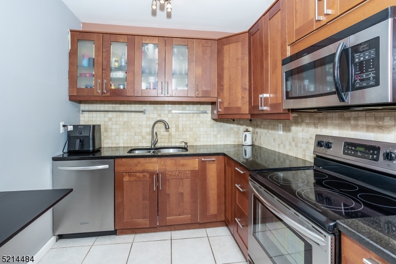 Schoolhouse Plaza - Residential