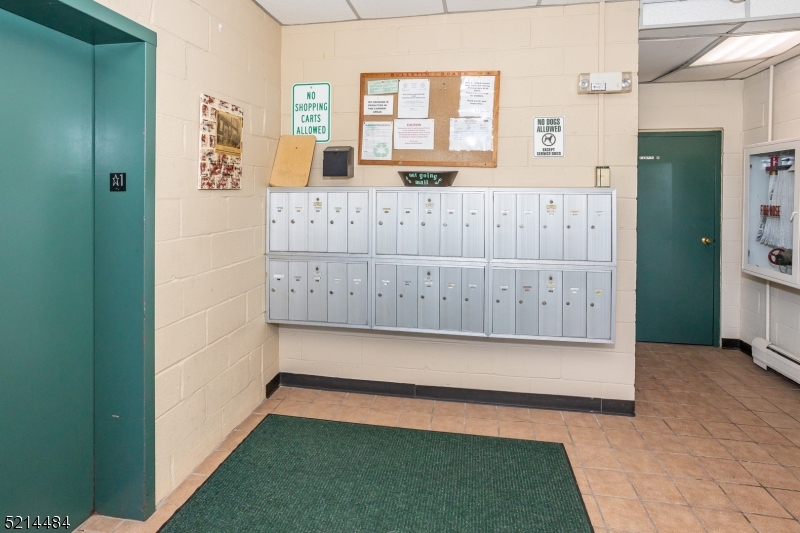 Schoolhouse Plaza - Residential