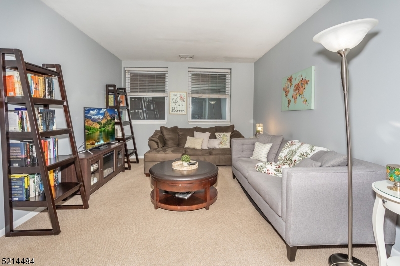 Schoolhouse Plaza - Residential