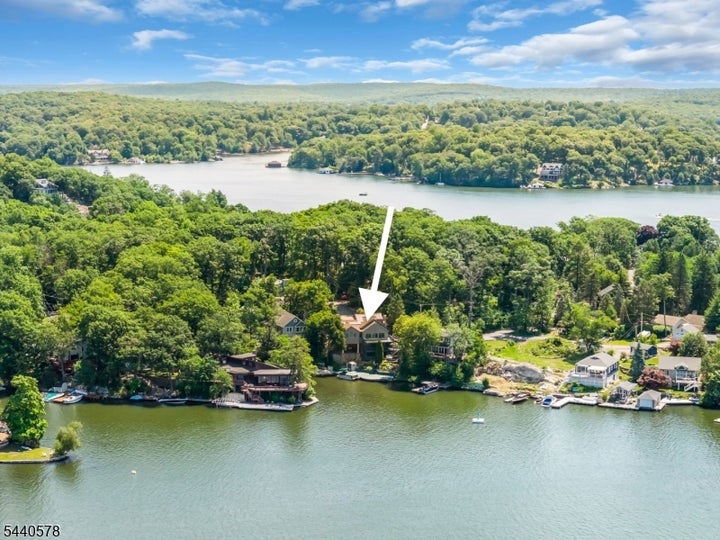 Photo 1 of 48 — 30 Oakdale Ave, Hopatcong Boro, NJ 07821