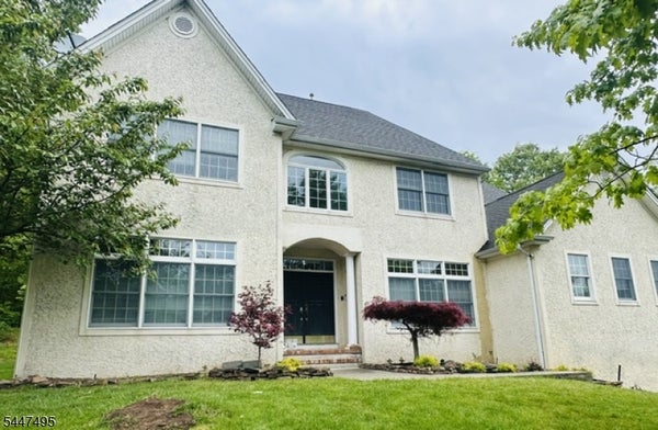 8 PRING CT, WEST ORANGE, NJ 07052 - Image 900bc71d89ff01bcc4ea70068d0e125b/240129369