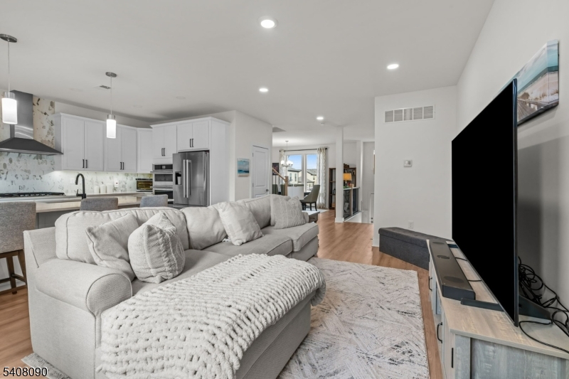 Montgomery Crossing - Residential