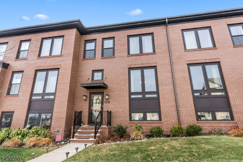 Montgomery Crossing - Residential