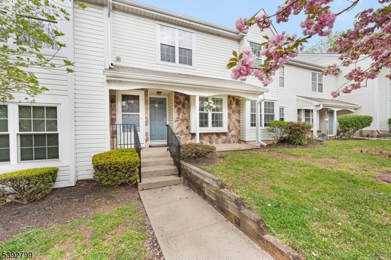 Colonnade at Quailbrook - Residential