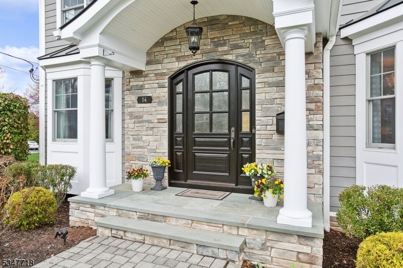 14 Wychview Dr
