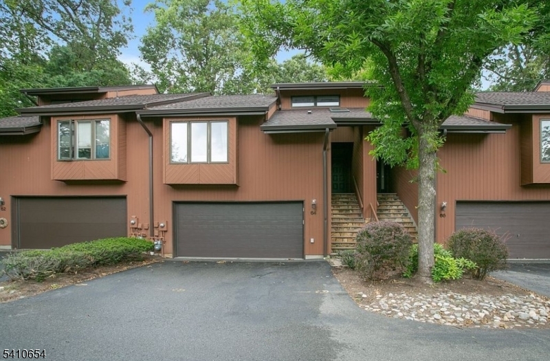 Woodlands condos - Residential