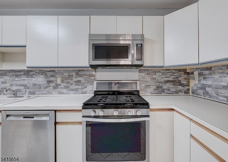 Woodlands condos - Residential