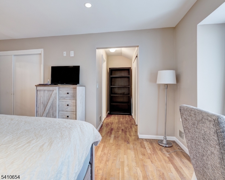 Woodlands condos - Residential