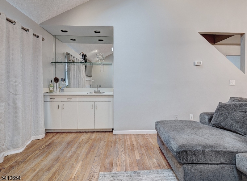 Woodlands condos - Residential