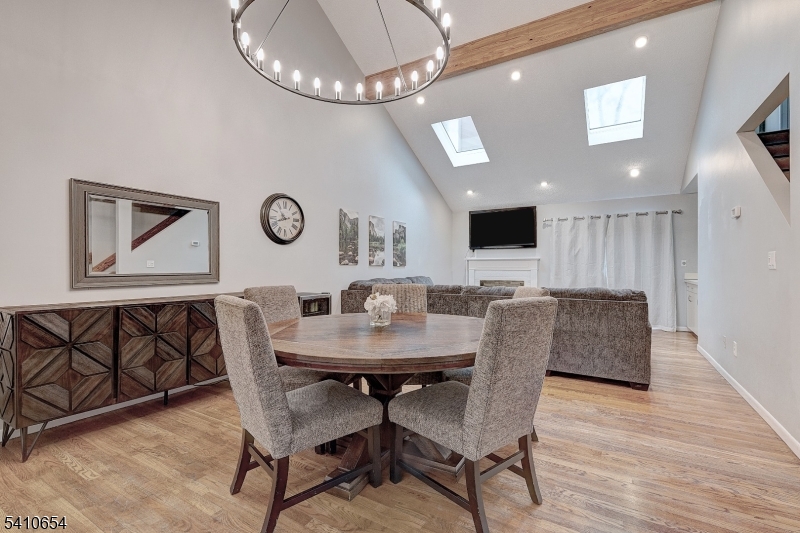 Woodlands condos - Residential