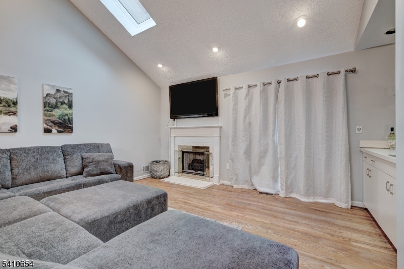 Woodlands condos - Residential