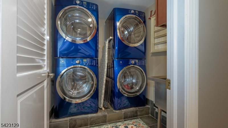 PACKANACK LAKE - Residential