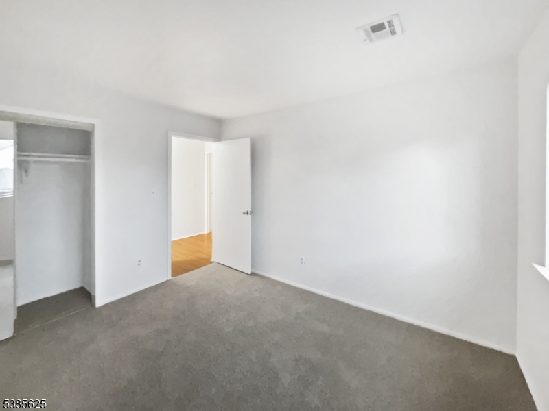 DRAKESVILLE/ROXBURY - Residential