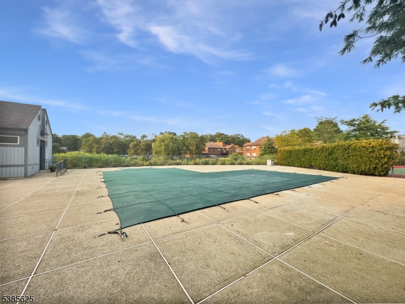 DRAKESVILLE/ROXBURY - Residential