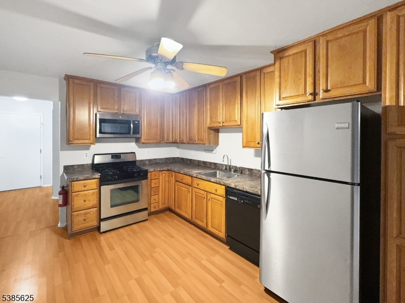 DRAKESVILLE/ROXBURY - Residential