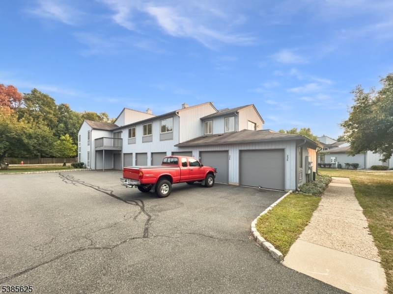 DRAKESVILLE/ROXBURY - Residential