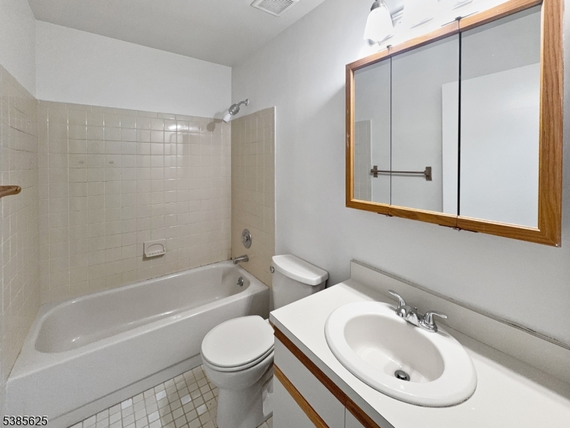 DRAKESVILLE/ROXBURY - Residential