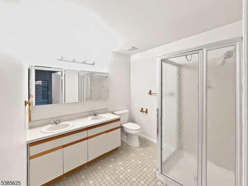 DRAKESVILLE/ROXBURY - Residential