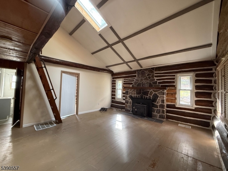 Pinecliff Lake - Residential