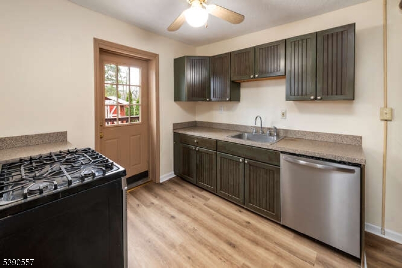 Pinecliff Lake - Residential