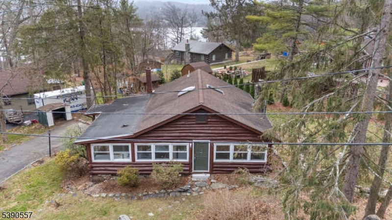 Pinecliff Lake - Residential