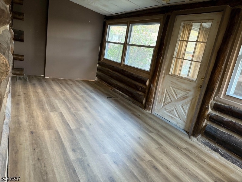 Pinecliff Lake - Residential