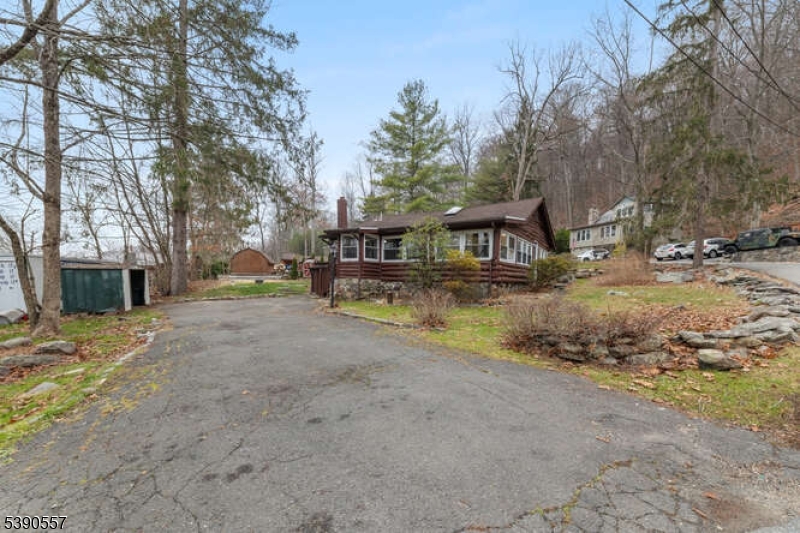 Pinecliff Lake - Residential