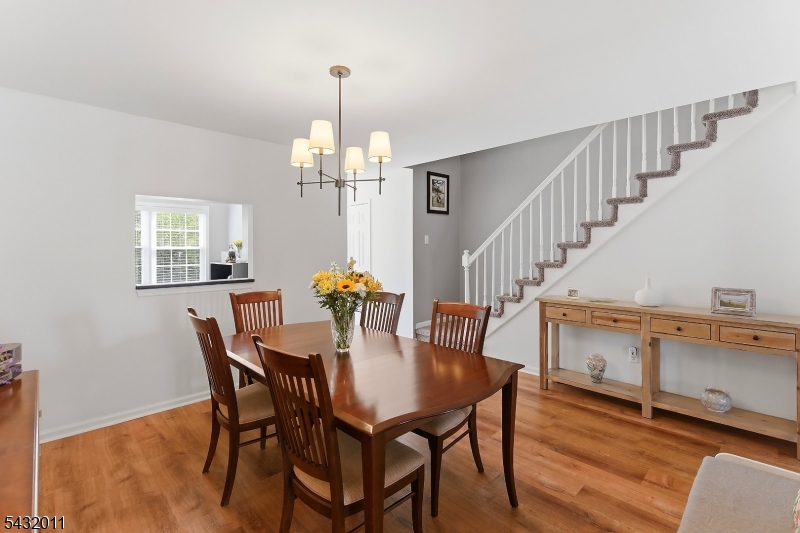 Williamsburg Square - Residential