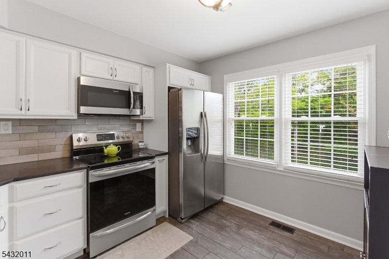 Williamsburg Square - Residential