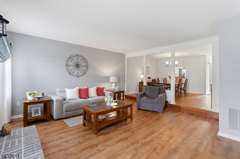 Williamsburg Square - Residential
