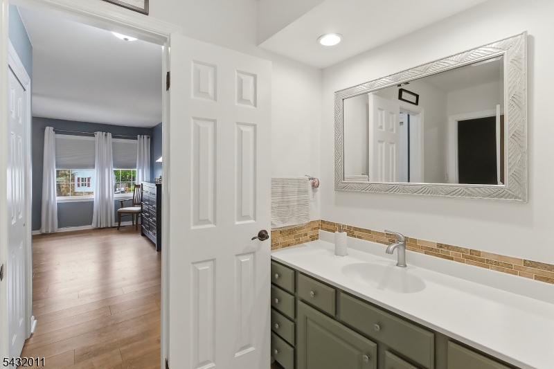 Williamsburg Square - Residential