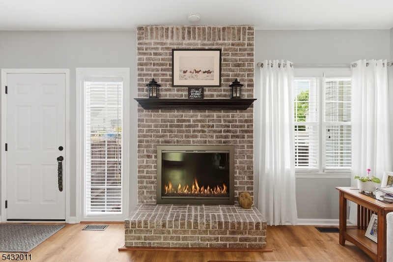 Williamsburg Square - Residential