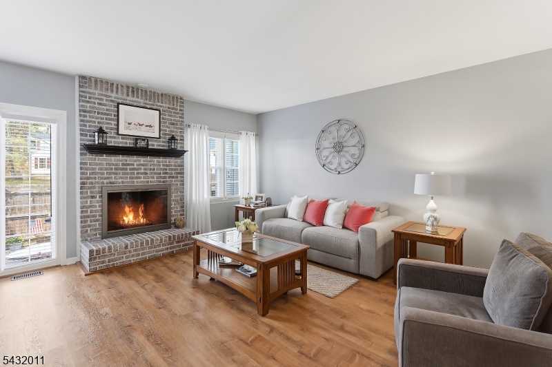 Williamsburg Square - Residential