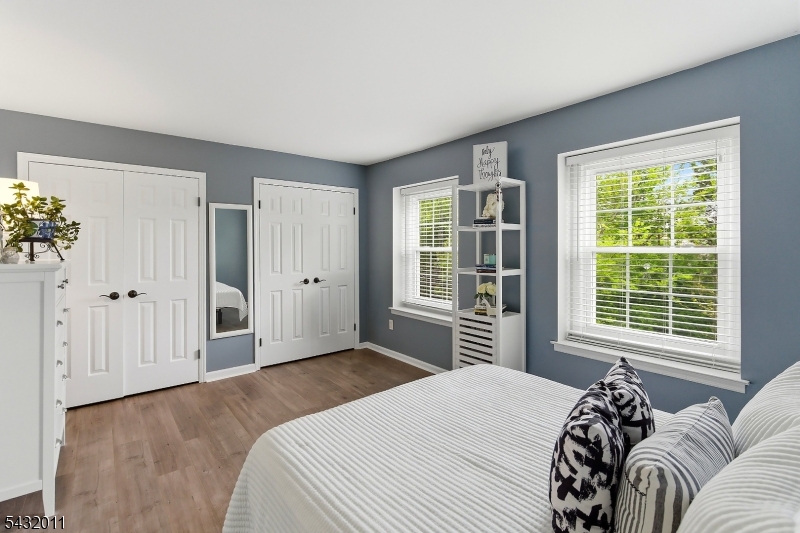 Williamsburg Square - Residential