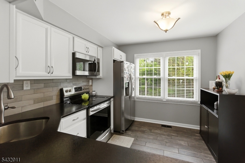 Williamsburg Square - Residential