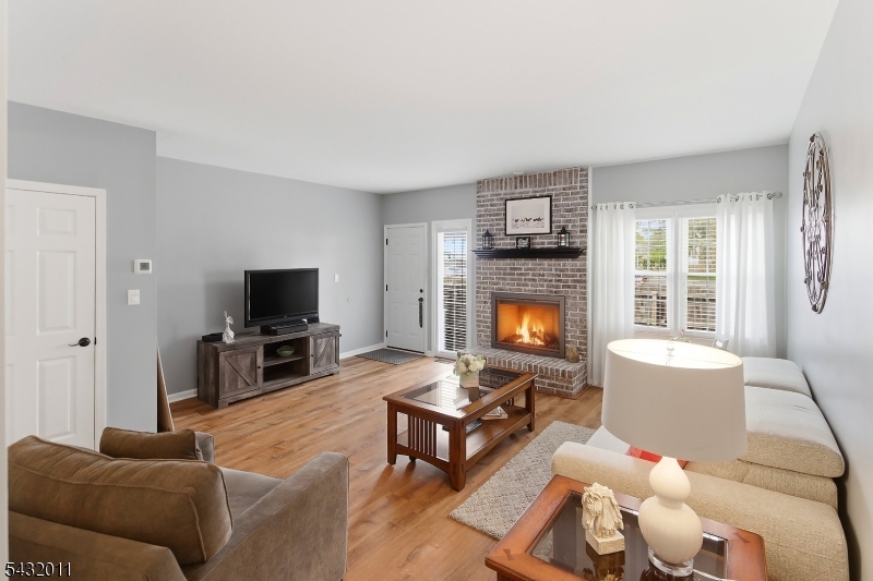 Williamsburg Square - Residential