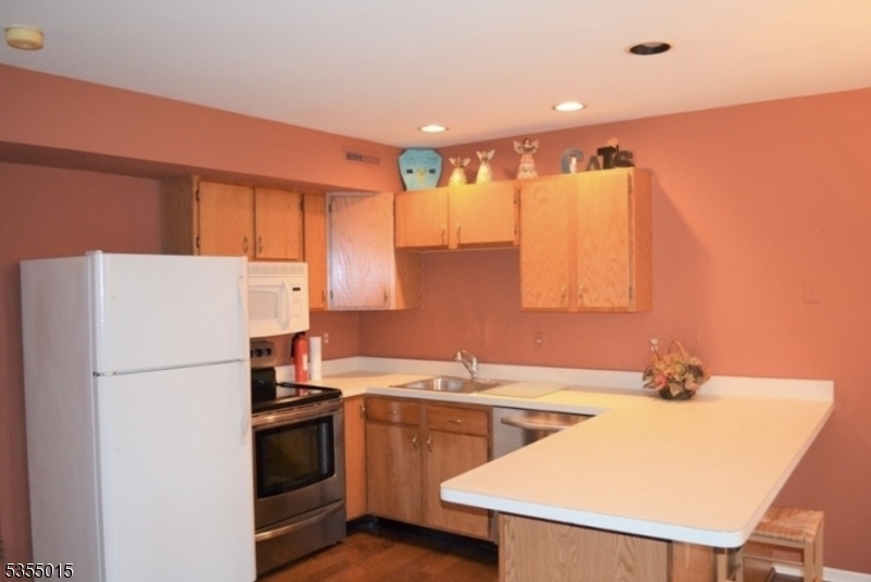 Crestwood Commons - Residential