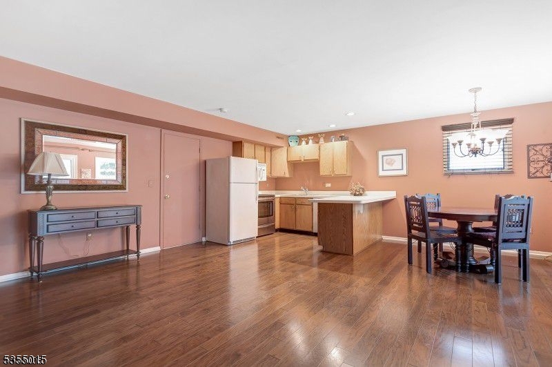 Crestwood Commons - Residential