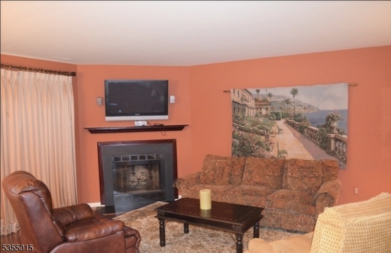 Crestwood Commons - Residential