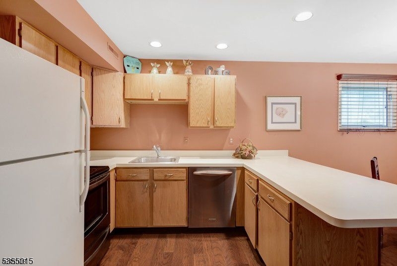 Crestwood Commons - Residential