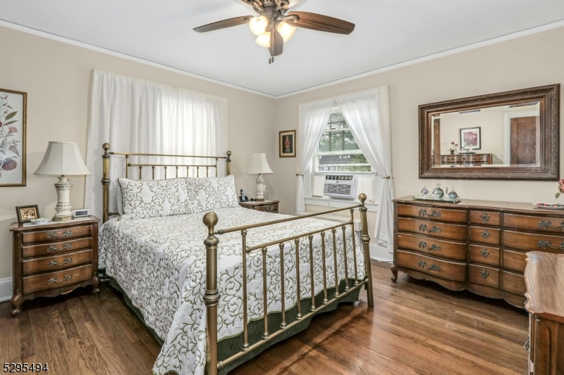 Westfield Town, New Jersey 07090, United States, 4 Bedrooms Bedrooms, ,2 BathroomsBathrooms,Residential,Pending,50990