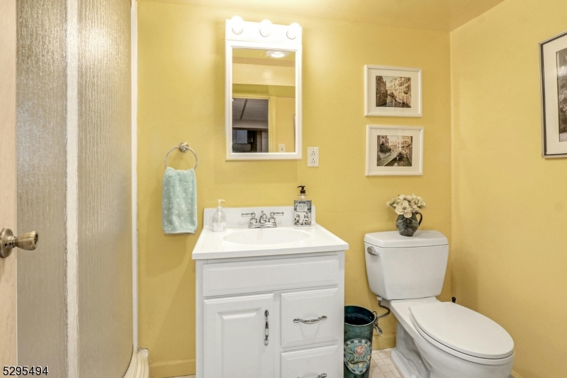 Westfield Town, New Jersey 07090, United States, 4 Bedrooms Bedrooms, ,2 BathroomsBathrooms,Residential,Pending,50990