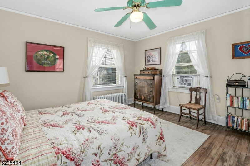 Westfield Town, New Jersey 07090, United States, 4 Bedrooms Bedrooms, ,2 BathroomsBathrooms,Residential,Pending,50990